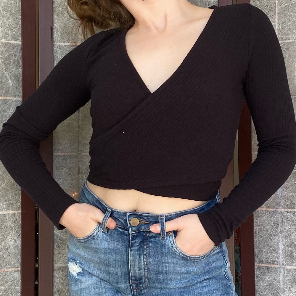 ABERCROMBIE & FITCH — long sleeve crop top
